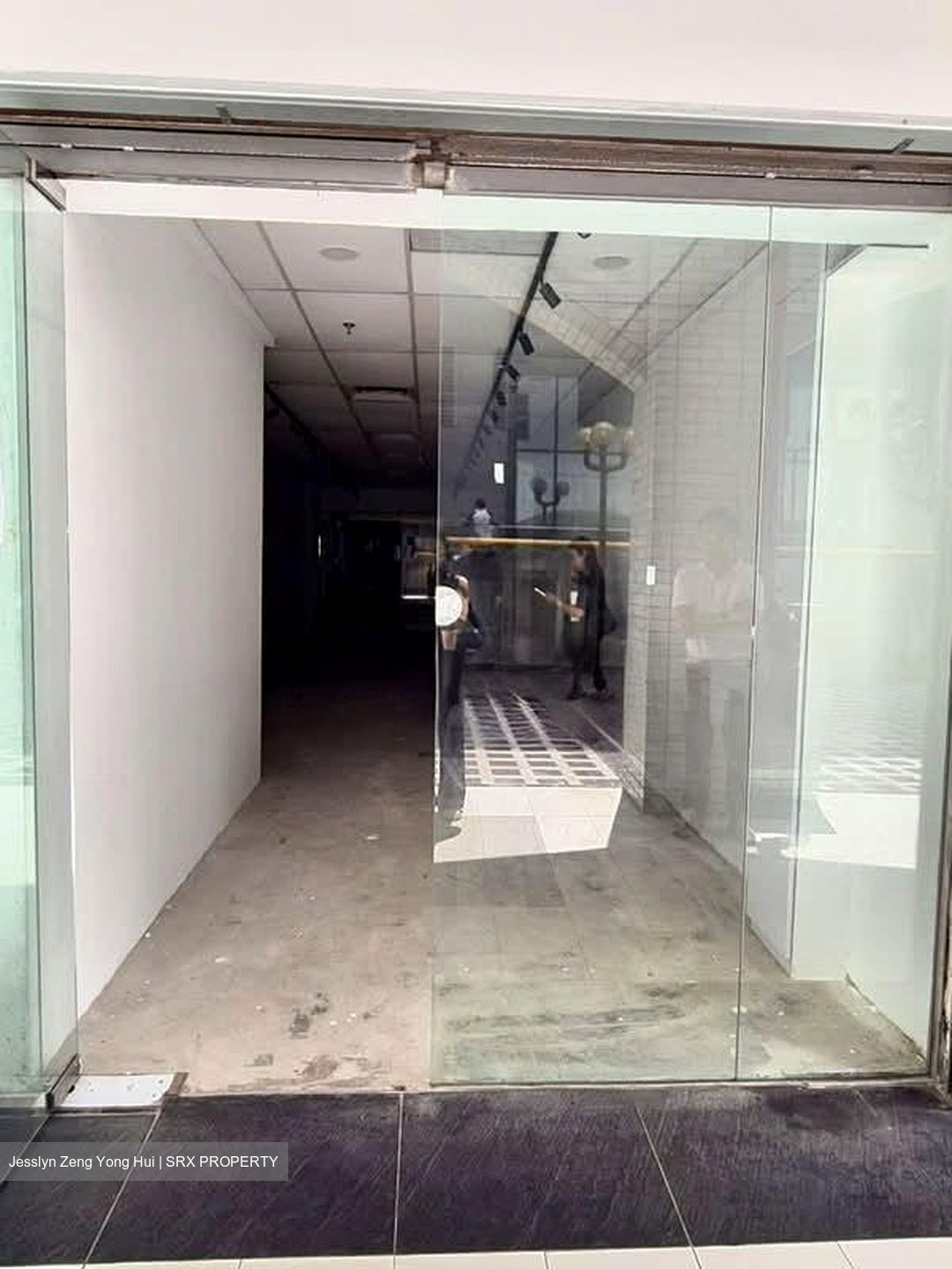 Roxy Square (D15), Retail #617491761